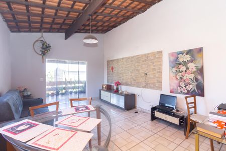 Casa à venda com 234m², 1 quarto e 3 vagasSala