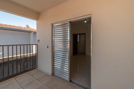 Casa à venda com 104m², 2 quartos e 2 vagas Casa à venda com 104m², 2 quartos e 2 vagasVaranda Quarto 1