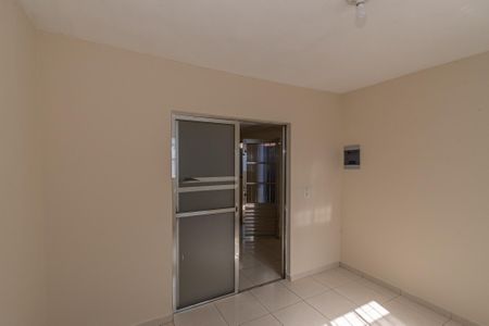 Casa à venda com 104m², 2 quartos e 2 vagas Casa à venda com 104m², 2 quartos e 2 vagasSala de TV