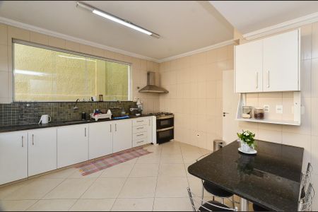 Casa à venda com 336m², 4 quartos e 5 vagas Casa à venda com 336m², 4 quartos e 5 vagasCozinha