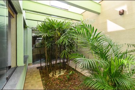 Casa à venda com 336m², 4 quartos e 5 vagas Casa à venda com 336m², 4 quartos e 5 vagasJardim