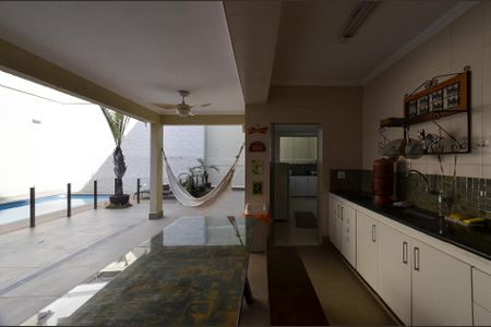 Casa à venda com 336m², 4 quartos e 5 vagas Casa à venda com 336m², 4 quartos e 5 vagasEspaço Gourmet