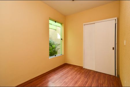 Casa à venda com 336m², 4 quartos e 5 vagas Casa à venda com 336m², 4 quartos e 5 vagasQuarto 1