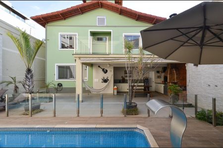 Casa à venda com 336m², 4 quartos e 5 vagas Casa à venda com 336m², 4 quartos e 5 vagasPiscina