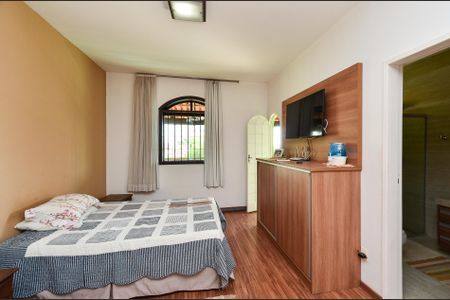 Casa à venda com 336m², 4 quartos e 5 vagas Casa à venda com 336m², 4 quartos e 5 vagasSuíte