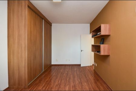 Casa à venda com 336m², 4 quartos e 5 vagas Casa à venda com 336m², 4 quartos e 5 vagasQuarto 1