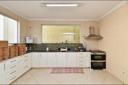 Casa à venda com 336m², 4 quartos e 5 vagas Casa à venda com 336m², 4 quartos e 5 vagasCozinha