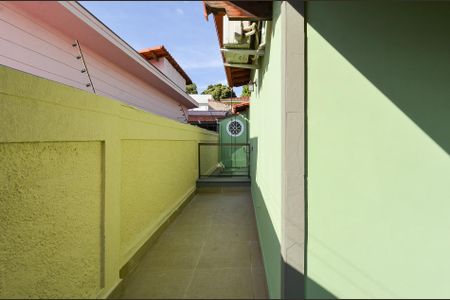 Casa à venda com 336m², 4 quartos e 5 vagas Casa à venda com 336m², 4 quartos e 5 vagasVaranda