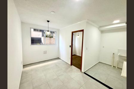 Sala de apartamento para alugar com 2 quartos, 45m² em Lageado, Ferraz de Vasconcelos