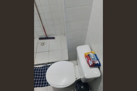 Banheiro de apartamento para alugar com 2 quartos, 62m² em Residencial Morada dos Lagos, Barueri