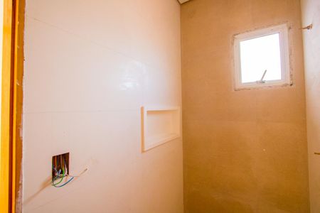 Apartamento à venda com 108m², 2 quartos e 1 vaga Apartamento à venda com 108m², 2 quartos e 1 vagaBanheiro social