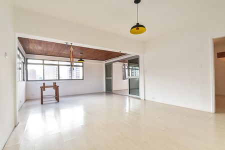Sala de apartamento para alugar com 2 quartos, 73m² em Aclimação, São Paulo