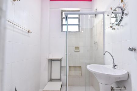 Banheiro de apartamento para alugar com 2 quartos, 73m² em Aclimação, São Paulo