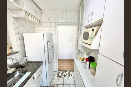 Apartamento à venda com 55m², 2 quartos e 1 vaga Apartamento à venda com 55m², 2 quartos e 1 vagaCozinha e Área de Serviço