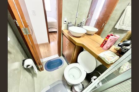 Apartamento à venda com 55m², 2 quartos e 1 vaga Apartamento à venda com 55m², 2 quartos e 1 vagaBanheiro
