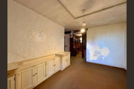 Casa à venda com 206m², 3 quartos e 6 vagas