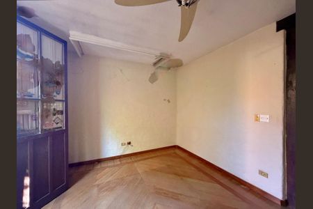 Casa à venda com 206m², 3 quartos e 6 vagas