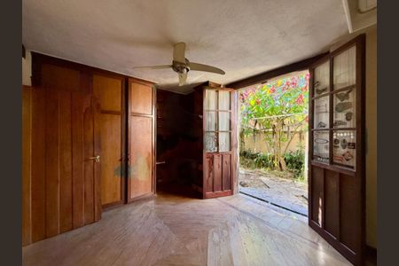 Casa à venda com 206m², 3 quartos e 6 vagas