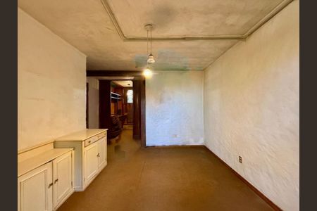 Casa à venda com 206m², 3 quartos e 6 vagas