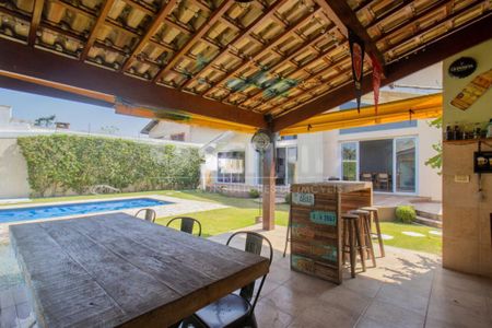 Casa à venda com 4 quartos, 330m² em Interlagos, São Paulo