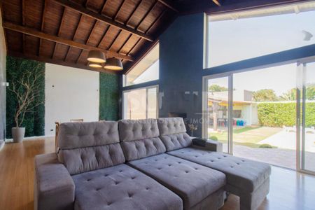 Casa à venda com 330m², 4 quartos e 6 vagas