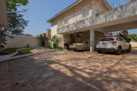 Casa à venda com 330m², 4 quartos e 6 vagas