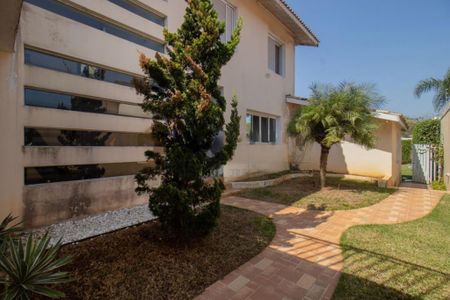Casa à venda com 4 quartos, 330m² em Interlagos, São Paulo