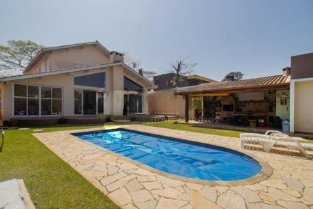 Casa à venda com 4 quartos, 330m² em Interlagos, São Paulo