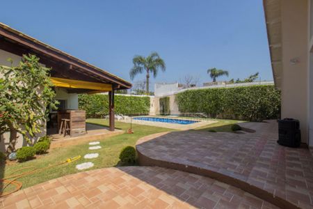 Casa à venda com 330m², 4 quartos e 6 vagas
