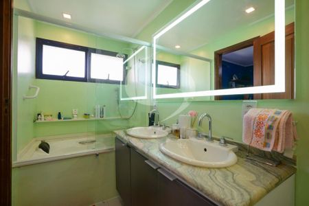 Apartamento à venda com 271m², 4 quartos e 4 vagas