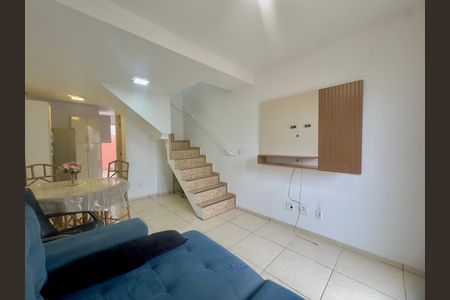 Casa de condomínio para alugar com 55m², 2 quartos e 1 vaga Casa de condomínio para alugar com 55m², 2 quartos e 1 vagaSala