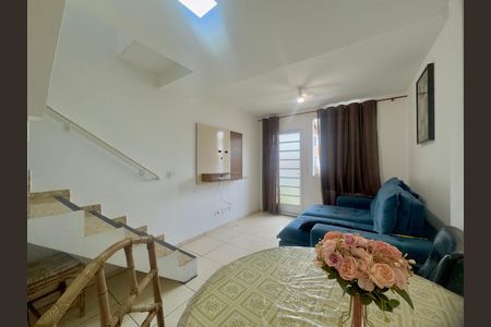 Sala de casa de condomínio para alugar com 2 quartos, 55m² em Jardim Nova Cidade, Guarulhos