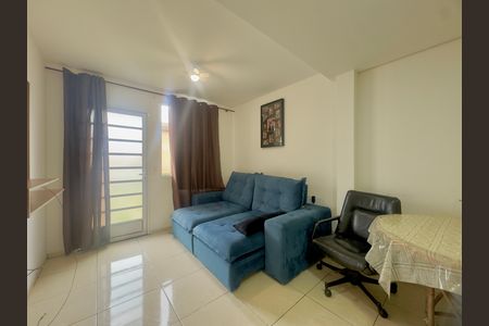 Sala de casa de condomínio para alugar com 2 quartos, 55m² em Jardim Nova Cidade, Guarulhos
