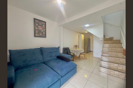 Casa de condomínio para alugar com 55m², 2 quartos e 1 vaga Casa de condomínio para alugar com 55m², 2 quartos e 1 vagaSala