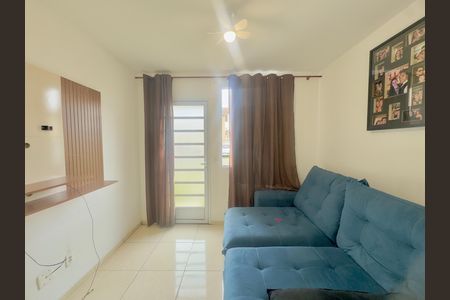 Casa de condomínio para alugar com 55m², 2 quartos e 1 vaga Casa de condomínio para alugar com 55m², 2 quartos e 1 vagaSala