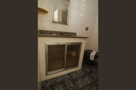 Casa à venda com 352m², 6 quartos e 2 vagas Casa à venda com 352m², 6 quartos e 2 vagasBanheiro