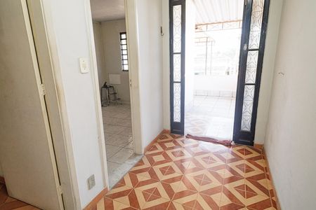 Casa à venda com 352m², 6 quartos e 2 vagas Casa à venda com 352m², 6 quartos e 2 vagasCorredor