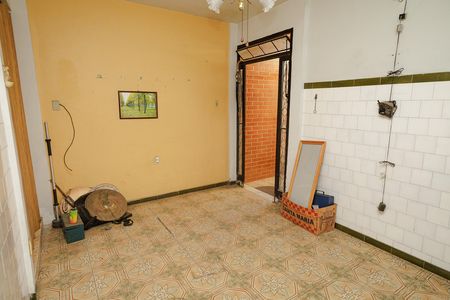 Casa à venda com 352m², 6 quartos e 2 vagas Casa à venda com 352m², 6 quartos e 2 vagasQuarto 6