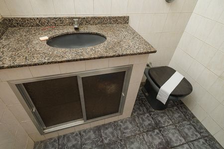 Casa à venda com 352m², 6 quartos e 2 vagas Casa à venda com 352m², 6 quartos e 2 vagasBanheiro