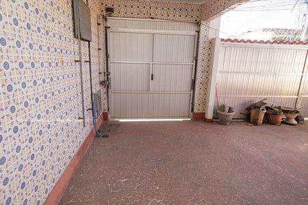 Casa à venda com 352m², 6 quartos e 2 vagas Casa à venda com 352m², 6 quartos e 2 vagasÁrea externa