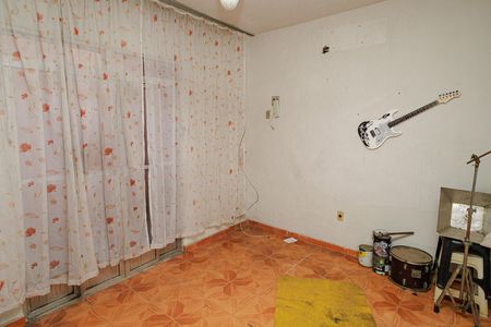 Casa à venda com 352m², 6 quartos e 2 vagas Casa à venda com 352m², 6 quartos e 2 vagasQuarto 2