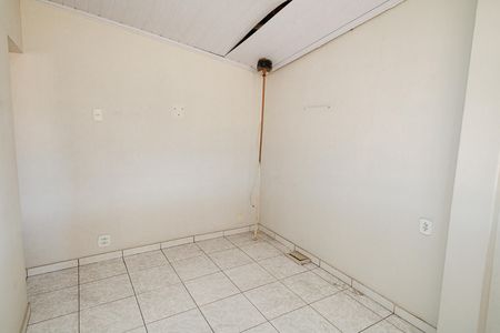 Casa à venda com 352m², 6 quartos e 2 vagas Casa à venda com 352m², 6 quartos e 2 vagasQuarto 4