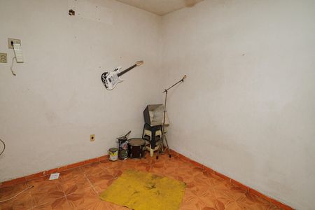 Casa à venda com 352m², 6 quartos e 2 vagas Casa à venda com 352m², 6 quartos e 2 vagasQuarto 2