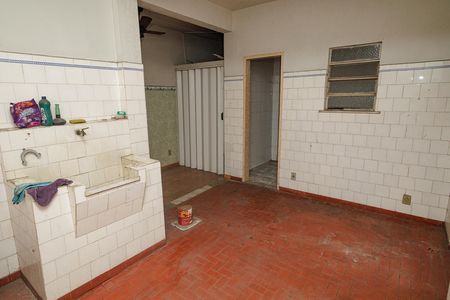 Casa à venda com 352m², 6 quartos e 2 vagas Casa à venda com 352m², 6 quartos e 2 vagasÁrea de Serviço
