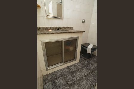 Casa à venda com 352m², 6 quartos e 2 vagas Casa à venda com 352m², 6 quartos e 2 vagasBanheiro