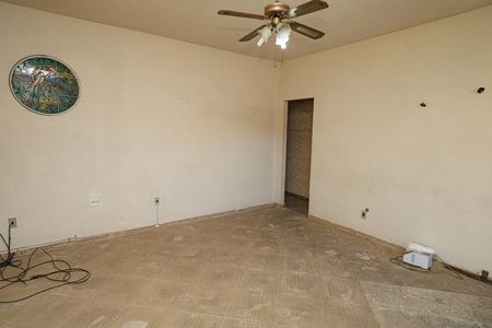 Casa à venda com 352m², 6 quartos e 2 vagas Casa à venda com 352m², 6 quartos e 2 vagasSala