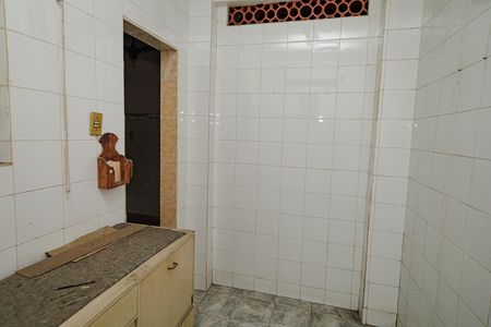 Casa à venda com 352m², 6 quartos e 2 vagas Casa à venda com 352m², 6 quartos e 2 vagasQuarto de serviço