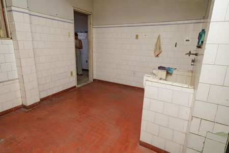 Casa à venda com 352m², 6 quartos e 2 vagas Casa à venda com 352m², 6 quartos e 2 vagasÁrea de Serviço