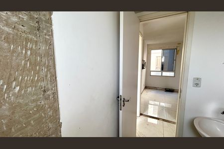 Banheiro de apartamento à venda com 2 quartos, 40m² em Vila Alzira, Guarulhos