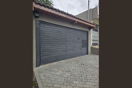 Casa para alugar com 146m², 1 quarto e 4 vagas Casa para alugar com 146m², 1 quarto e 4 vagasFachada